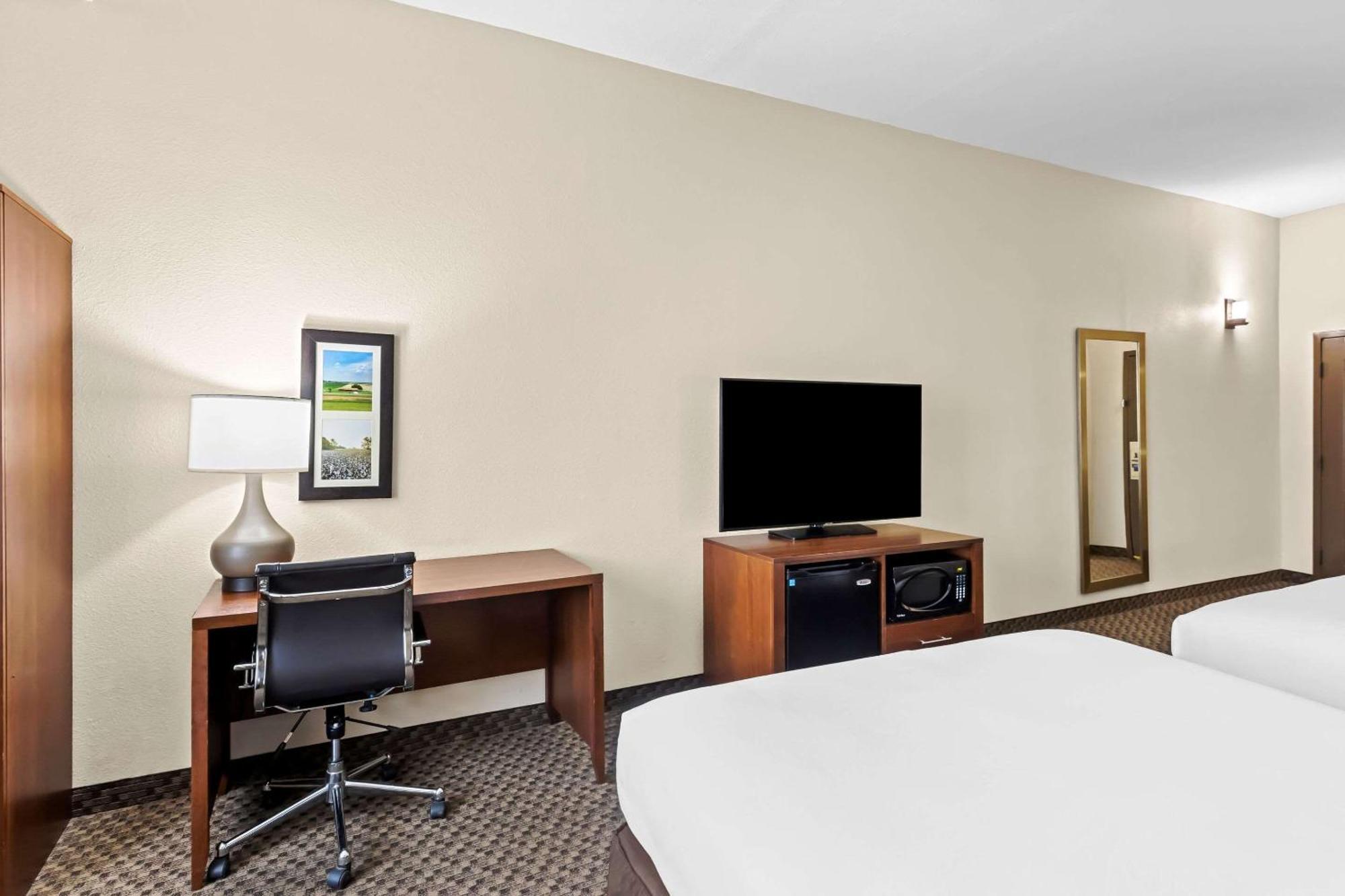 Comfort Inn & Suites Grenada Extérieur photo