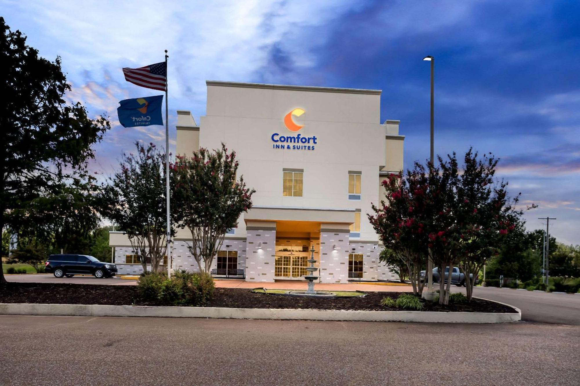 Comfort Inn & Suites Grenada Extérieur photo